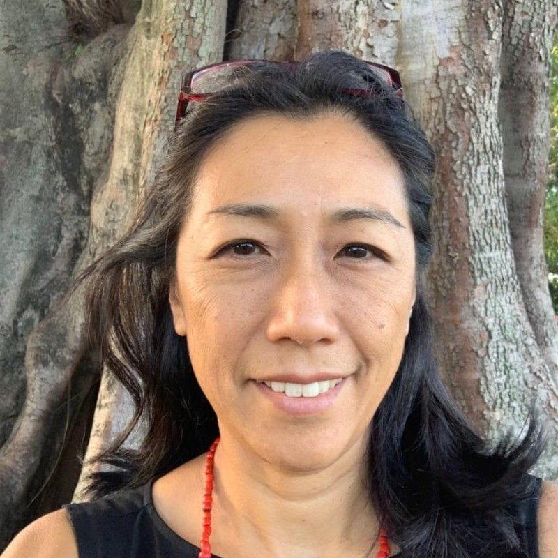 Portrait photo of Vivien Sung